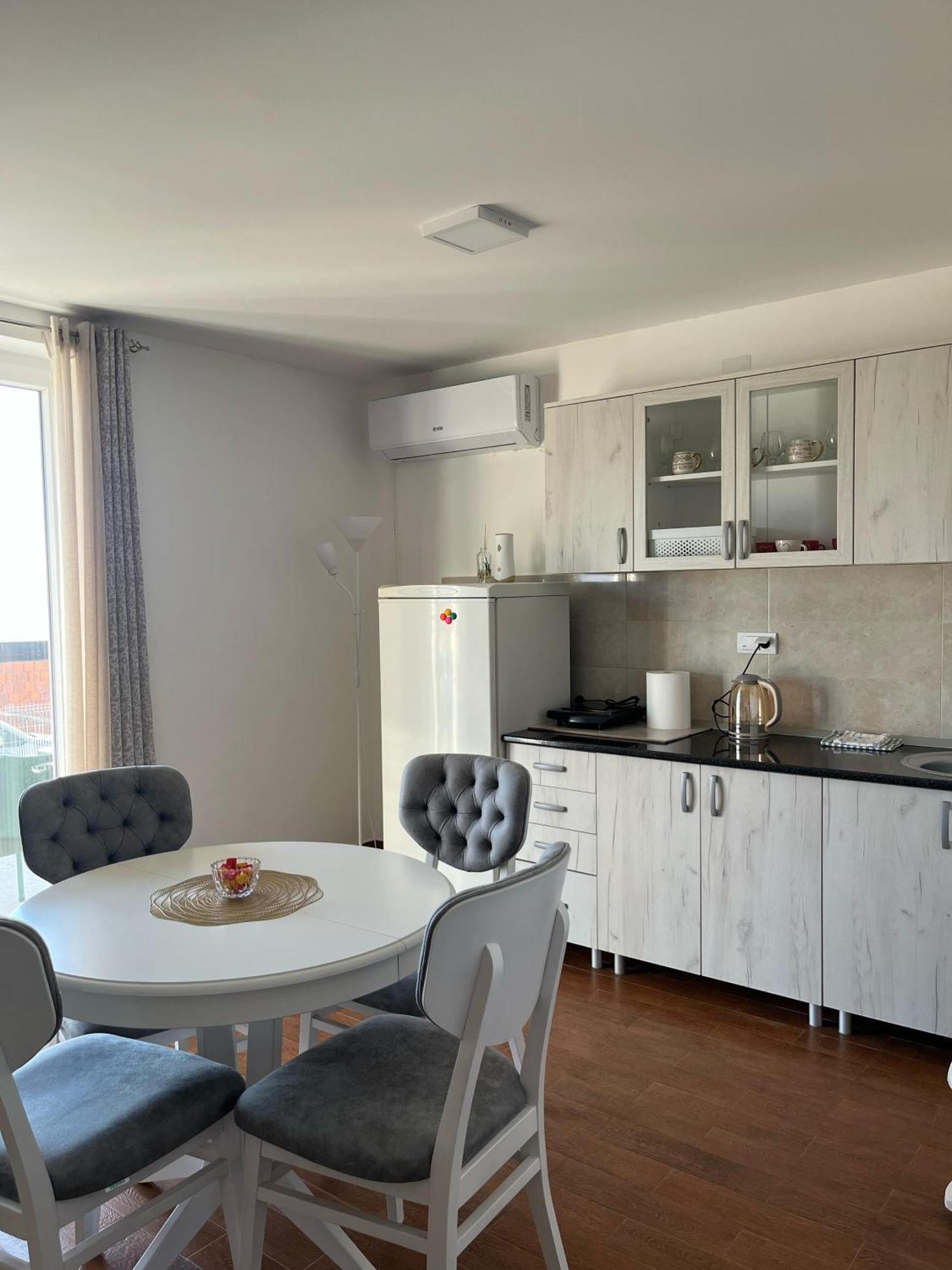 Surcin Apartment Ledine Esterno foto